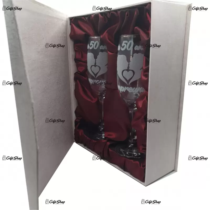 Aniversare 50 ani sarut, set 2 pahare cu mesaj in cutie, gravate